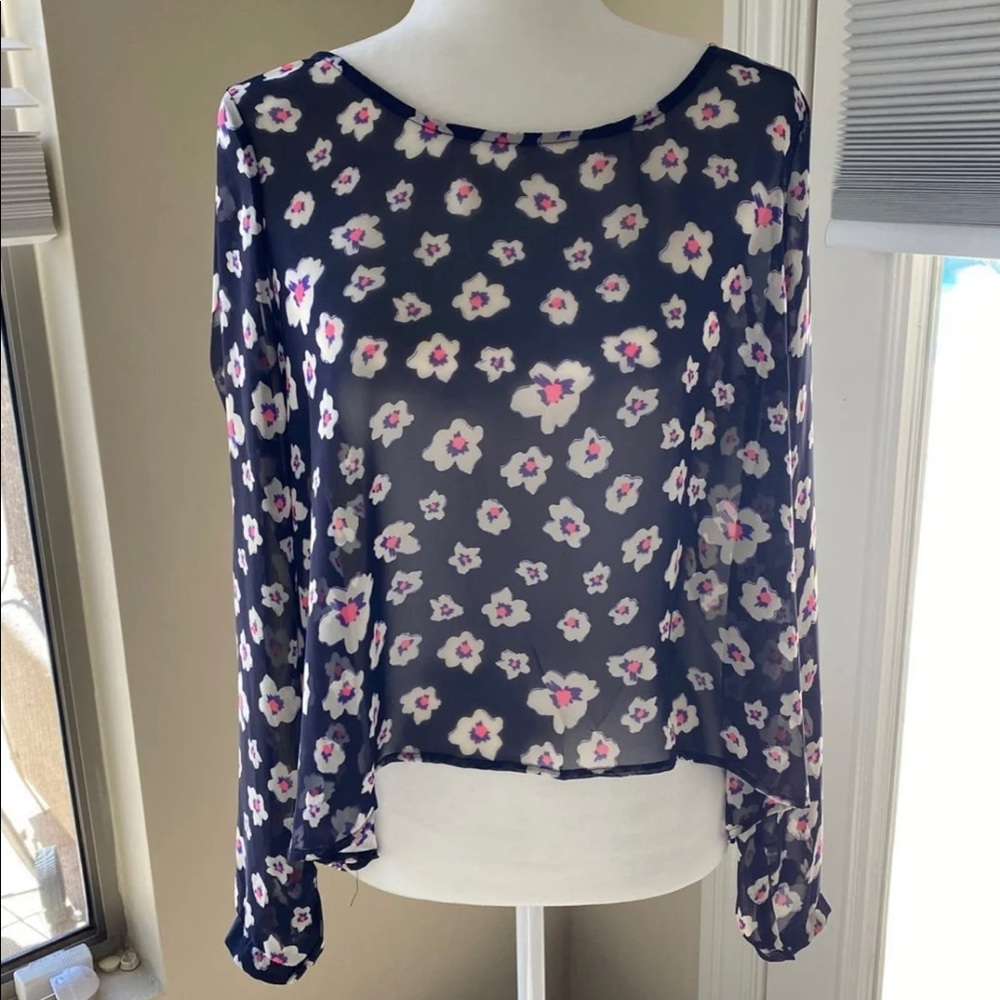 Lush blouse with back cut out